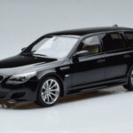 BMW M5 E61 Touring Preto Otto 1:18