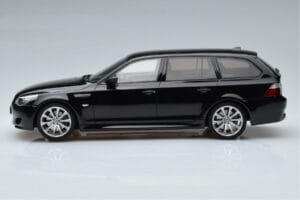 BMW M5 E61 Touring Preto Otto 1:18 OT1020 Resina - imagem 3 de 6