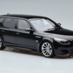 BMW M5 E61 Touring Preto Otto 1:18 - image 4 of 6