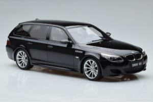 BMW M5 E61 Touring Preto Otto 1:18 OT1020 Resina - imagem 4 de 6