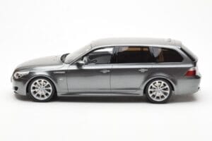 BMW M5 E61 Touring Cinzento Otto 1:18 OT189 Resina - imagem 3 de 6