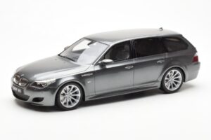 BMW M5 E61 Touring Cinzento Otto 1:18 OT189