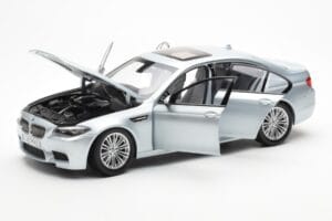 BMW M5 F10 Silverstone Prata Paragon 1:18 80432186353 Metal - imagem 2 de 8