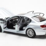 BMW M5 F10 Silverstone Prata Paragon 1:18 80432186353 - image 5 of 8