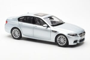 BMW M5 F10 Silverstone Prata Paragon 1:18 80432186353 Metal - imagem 6 de 8