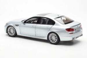 BMW M5 F10 Silverstone Prata Paragon 1:18 80432186353 Metal - imagem 7 de 8