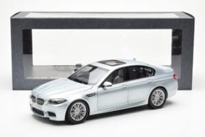 BMW M5 F10 Silverstone Prata Paragon 1:18 80432186353 Metal - imagem 8 de 8