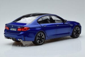 BMW M5 F90 Marina Bay Azul Norev 1:18 80432454783 Metal - imagem 3 de 7
