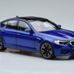 BMW M5 F90 Marina Bay Azul Norev 1:18 - image 5 of 7