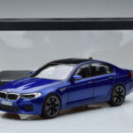 BMW M5 F90 Marina Bay Azul Norev 1:18 - image 7 of 7