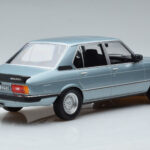 BMW M535i E12 Azul Norev 1:18 - image 2 of 6