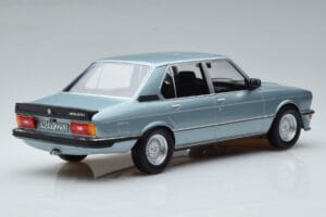 BMW M535i E12 Azul Norev 1:18 183269 Metal - imagem 2 de 6