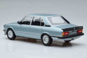 BMW M535i E12 Azul Norev 1:18 183269 Metal - imagem 5 de 6