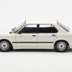 BMW M535i E28 Alpine Branco AUTOart 1:18 - image 4 of 10