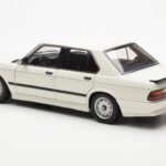 BMW M535i E28 Alpine Branco AUTOart 1:18 - image 7 of 10
