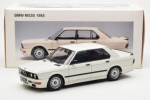 BMW M535i E28 Alpine Branco AUTOart 1:18 75161 Metal - imagem 10 de 10