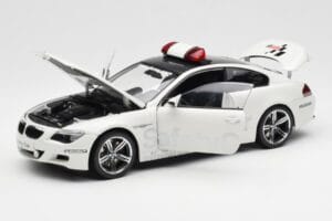 BMW M6 E63 MotoGP Safety Car 2006 Kyosho 1:18 08707GPB Metal - imagem 2 de 8