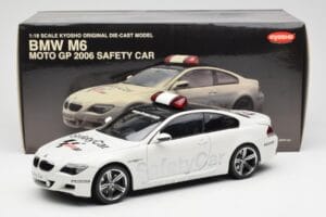 BMW M6 E63 MotoGP Safety Car 2006 Kyosho 1:18 08707GPB Metal - imagem 8 de 8