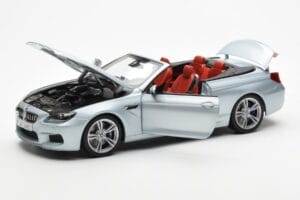 BMW M6 F12 Cabriolet Silverstone Prata II Paragon 1:18 80432253656 Metal - imagem 2 de 8