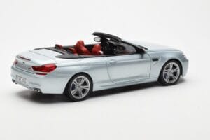 BMW M6 F12 Cabriolet Silverstone Prata II Paragon 1:18 80432253656 Metal - imagem 3 de 8