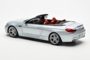 BMW M6 F12 Cabriolet Silverstone Prata II Paragon 1:18 80432253656 Metal - imagem 7 de 8