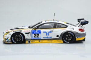 BMW M6 GT3 Rowe Racing #98 A. Graf / R. Westbrook / N. Catsburg / N. Paltalla 24 Hours of Nurburgring 2016 Minichamps 1:18 15 - imagem 3 de 6