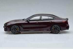 BMW M8 F93 Competition Gran Coupe Ametrina Metálico GT Spirit 1:18 GT285 Resina - imagem 3 de 6