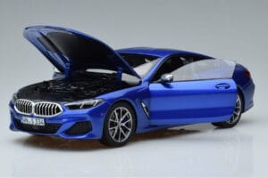 BMW M850i G15 Azul Metálico Norev 1:18 183286 Metal - imagem 2 de 7
