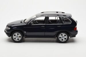 BMW X5 4.4i E53 Azul Escuro Kyosho 1:18 08521DB Metal - imagem 4 de 8