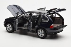 BMW X5 4.4i E53 Azul Escuro Kyosho 1:18 08521DB Metal - imagem 5 de 8