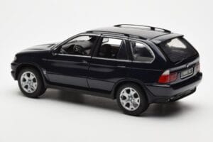 BMW X5 4.4i E53 Azul Escuro Kyosho 1:18 08521DB Metal - imagem 7 de 8
