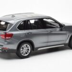 BMW X5 F15 Space Cinzento Paragon 1:18 - image 3 of 8