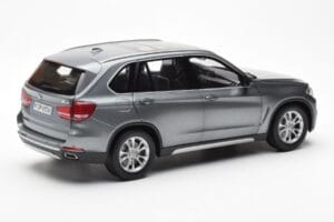 BMW X5 F15 Space Cinzento Paragon 1:18 80432318988 Metal - imagem 3 de 8