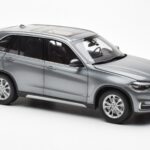 BMW X5 F15 Space Cinzento Paragon 1:18 - image 6 of 8