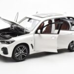 BMW X5 G05 Branco Paragon 1:18 - image 2 of 8