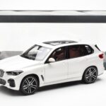 BMW X5 G05 Branco Paragon 1:18 - image 8 of 8