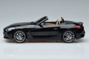 BMW Z4 G29 Preto Metálico Norev 1:18 183272 Metal - imagem 4 de 7