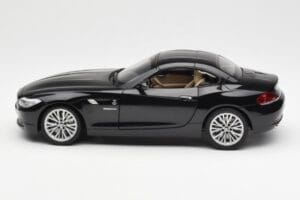 BMW Z4 E89 Spider Preto Metálico Kyosho 1:18 08771BK Metal - imagem 5 de 9