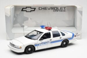 Chevrolet Caprice Sebring Polícia UT Models 1:18 21029 Metal - imagem 6 de 6