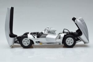 Chevrolet Corvette C1 Stingray Concept AUTOart 1:18 71000 Metal - imagem 4 de 8
