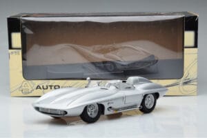 Chevrolet Corvette C1 Stingray Concept AUTOart 1:18 71000 Metal - imagem 8 de 8