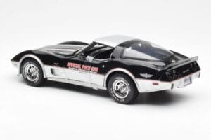 Chevrolet Corvette C3 Pace Car Indianapolis 500 1978 UT Models 1:18 21070 Metal - imagem 5 de 6