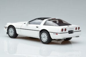 Chevrolet Corvette C4 Branco AUTOart 1:18 71243 Metal - imagem 7 de 8