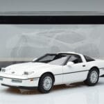 Chevrolet Corvette C4 Branco AUTOart 1:18 71243 Metal - image 8 of 8