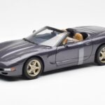 Chevrolet Corvette C5 Cabriolet Roxo Pérola Metálico UT Models 1:18