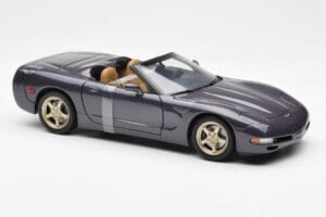 Chevrolet Corvette C5 Cabriolet Roxo Pérola Metálico UT Models 1:18 21010 Metal - imagem 4 de 6