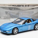 Chevrolet Corvette C5 Azul Metálico UT Models 1:18 - image 6 of 6