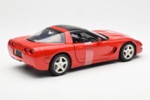 Chevrolet Corvette C5 Hardtop Vermelho UT Models 1:18 21041 Metal - imagem 2 de 6