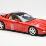 Chevrolet Corvette C5 Hardtop Vermelho UT Models 1:18 - image 4 of 6