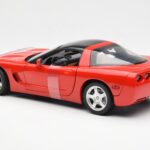 Chevrolet Corvette C5 Hardtop Vermelho UT Models 1:18 - image 5 of 6
